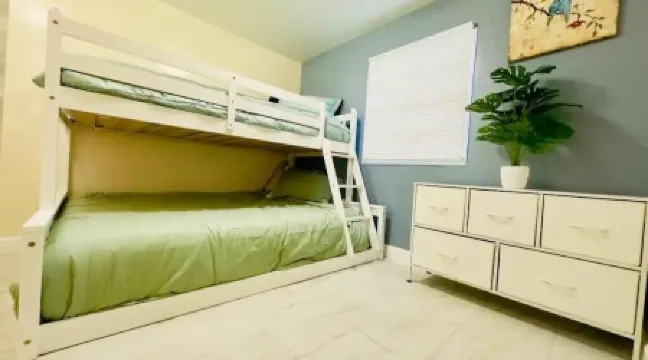 Cozy 4 Bedrooms near Sanibel/FM Beaches