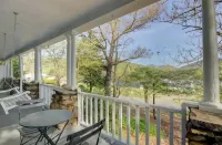 Suite 5, Quick Stroll to Downtown Black Mountain