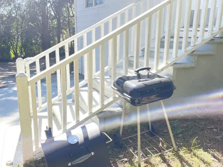 King Suite, 1 Gig Wi-Fi, 3 BEDROOM 3 BATH, Game Room, Office, 1 mile to FSU/FAMU Отели рядом с достопримечательностью «FSU Flying High Circus»