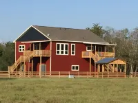 Beautiful Barndominium that makes you feel right at home Hotels near Cinco Ranch II Pavillion and Park at Spring Lake