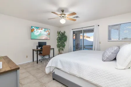 STOCKED 4 BEDROOM POOL HOME Sleeps 14, Boat/RV Parking, Ping Pong, Cornhole