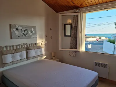 House with sea view, 20 steps from the beach Hotels near Skatepark de La Faute-sur-Mer