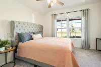 Cozy & convenient to TAMU, the Brazos County Expo, & Legends! Hotels in Bryan