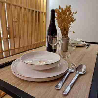 LogeYou Dining/Meeting Rooms