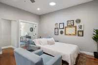 / Luxury Modern Home in Oakland with AC & WFH / 오크랜드 호텔