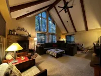 Deer Crossing — Cozy comfort with hot tub and firepit
