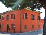 Nice,bright,with view of canal and Roman bridge,free parking-wifi-A/C