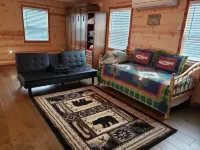 Cute One Room Upstairs Loft just minutes from Bull Shoals Lake & the White River Hotels in Marion County