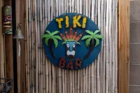 Beautiful Home with Private Pool and Tiki Bar. Close to Everything!!!