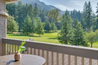 Vintage Golf/Ski Condo Near Mt. Hood w/ Beautiful Views - Wi-Fi