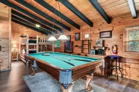 Located Directly Between Gatlinburg & Pigeon Forge -EV Chrgr🚙🪫🔌-Amazing Reviews🏅