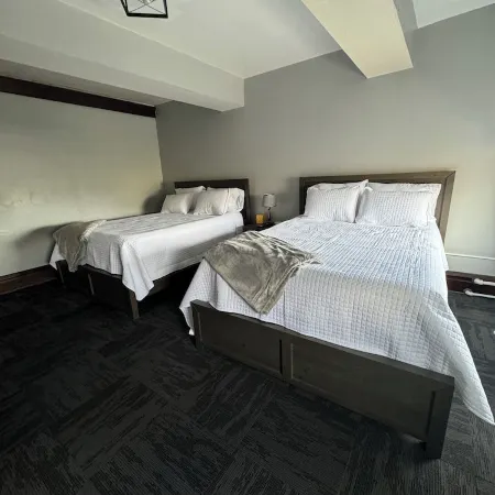 Historic Downtown Apt Steps from Eateries & Wvu