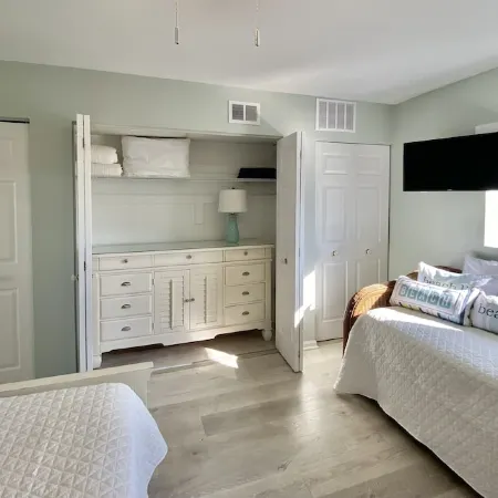 Cape Roc Condo with Ocean Views and Heated Pool 1/2 Block to the Beach
