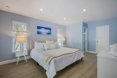 3 Bed 2 Bath Tropical Relaxation with Private Pool & Game Room, Local Beaches