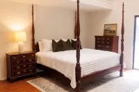 Cozy Golf Course Townhouse On The Beautiful Dothan Country Club Hotels near Alabama College of Osteopathic Medicine