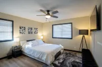 Stylish and funky, minutes away from everything NWA has to offer! - 3-Star