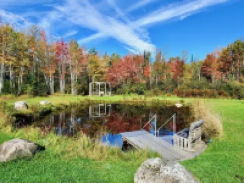 Cozy Cabin By The Pond, Sleeps 2