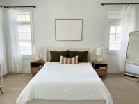 Lower East Side - 3 bed, 2 bathroom, 2 private parking spots