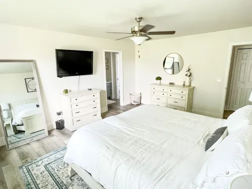 Bozeman Home—Mountain Views, Near Airport, Fast WiFi, New AC, Fenced Yard! - 3성급