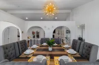 One Story House, King Beds, TV in all bedrooms, Desks, Grill and Pool.