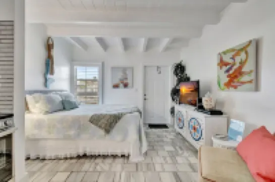 Boynton Beach, Sea view beach studio 9 w large pool