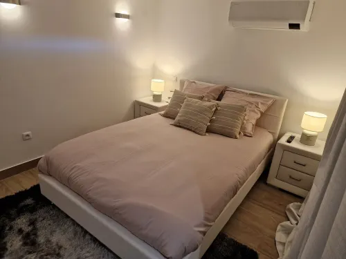 Superb ground floor apartment. Hotels in Bandol