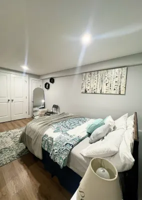 Cozy 2-Floor Apartment with Garage Access Hotels near Clark University