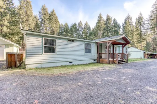 White Salmon River House