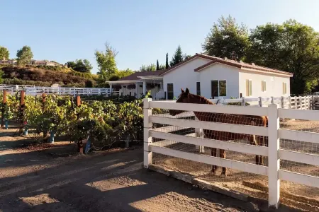 Romantic, private and surrounded by best Wineries!