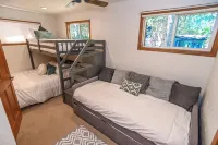 Perfect Waterfront Getaway between the Lakes Hotels in Marquette County