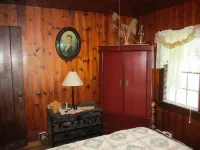 Historic Cabin-Close to I-77, Antiques/Wi fi, Great Bath, a Visit 'Back in Time' - 3-Star