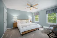 Misquamicut Beach House, Just 1 Mile From the Ocean!