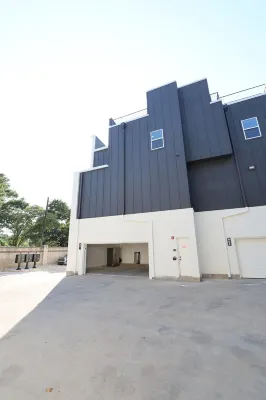Game Day Oasis Near AT&T Stadium, Steps away from AT&T - 4-Star