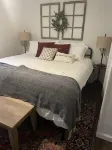 Cozy Creek Cabin Near Highlands, NC:  Relax or Adventure - You Choose! Hotels near Sunrise Rock by Highlands-Cashiers Land Trust