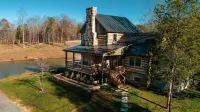 Rustic Luxury Near Charlottesville/Montpelier/Wineries /A Historic Cabin Retreat