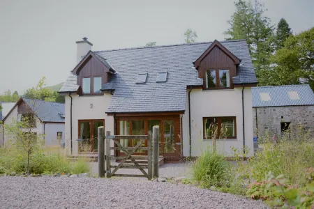 Shepherds Rest self catering sleeps 6, pets welcome. Отели в г. Форт-Уильям