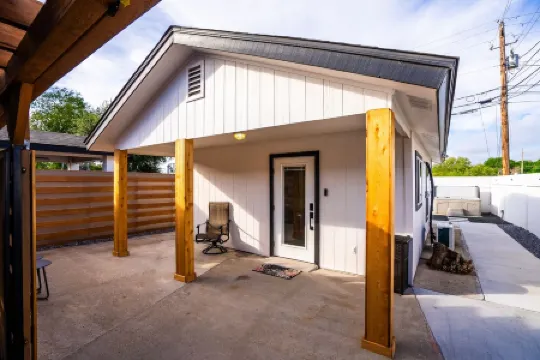 Casa del Sol: Chic Family Home with Heatable Private Pool & Guest House