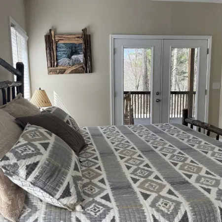 The Best Nest- Amazing Views of Smokies- New Hot Tub - 4 Bedrooms 3 Bath