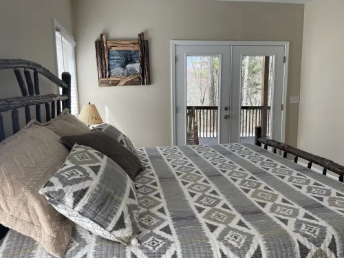 The Best Nest- Amazing Views of Smokies- New Hot Tub - 4 Bedrooms 3 Bath