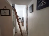 Studio in the ramparts of the village of Le Castellet, 10 minutes from the beach