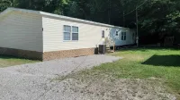 Cozy 4-bedroom Hobet House less than 1 mile to Ivy Branch Trailhead.