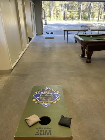 Riverfront, Hot Tub,Paddle Boards,Canoe,Ping-Pong, Billiard,near Sunriver Resort