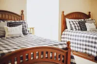 Spacious Lake House with Sam Rayburn Water Frontage Hotels near Twin Dikes Park