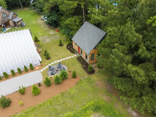 Near Wrightsville Beach! Cozy, Coastal Cottage w/King Br~FirePit~Outdoor Shower.