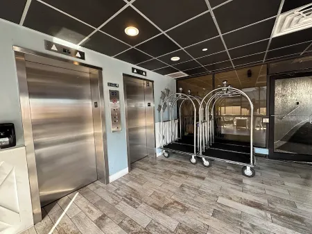 Island Time 504 Siesta Key Beach located Sarasota Surf & Racquet Club Отели рядом с достопримечательностью «Лоренс Чип Бич»