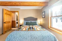 The Kebler Home: Walk to Elk Ave! Dog Friendly!