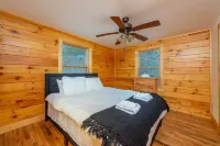 Creekside Cabin • Hot Tub • Decks