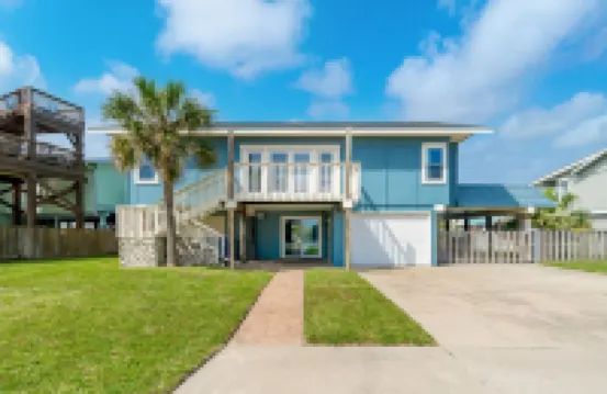 Serene Waterfront 5Br Sleeps 15 w/Heated Pool, Fire Pit, Boat & Jet Ski Lift - 4 stjerner