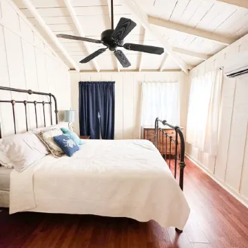 Beachfront 3bed 2bath sleeps 8. ‘25 amenity pass, linens included.