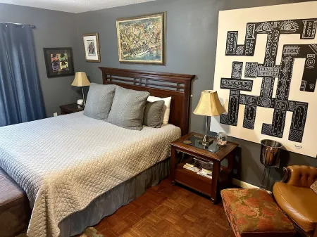 The Gallery - the perfect location in Ocean Springs! Walk to downtown!